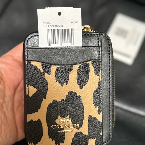 Coach Zip Card Case in Leopard Printed coated canvas/smooth leather CW884 NWT - Picture 7 of 8